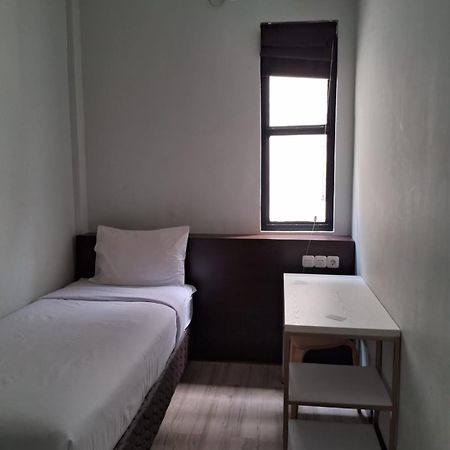 Circle One Hotel Palembang Bagian luar foto